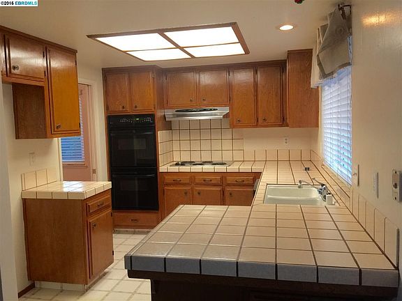 4th image of 2341 Lafayette Dr