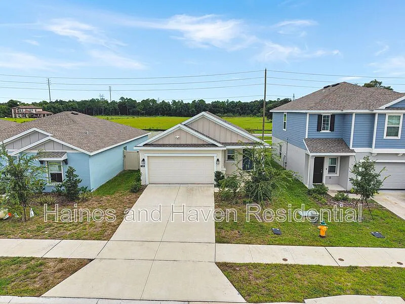 3 bed, 2.0 bath, 1432 sqft, $1,795 — Photo 2
