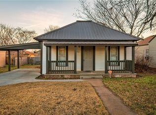 516 W Tom Stafford St, Weatherford, OK 73096