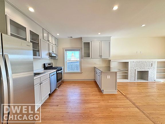 5th image of 3256 W Wilson Ave APT 3