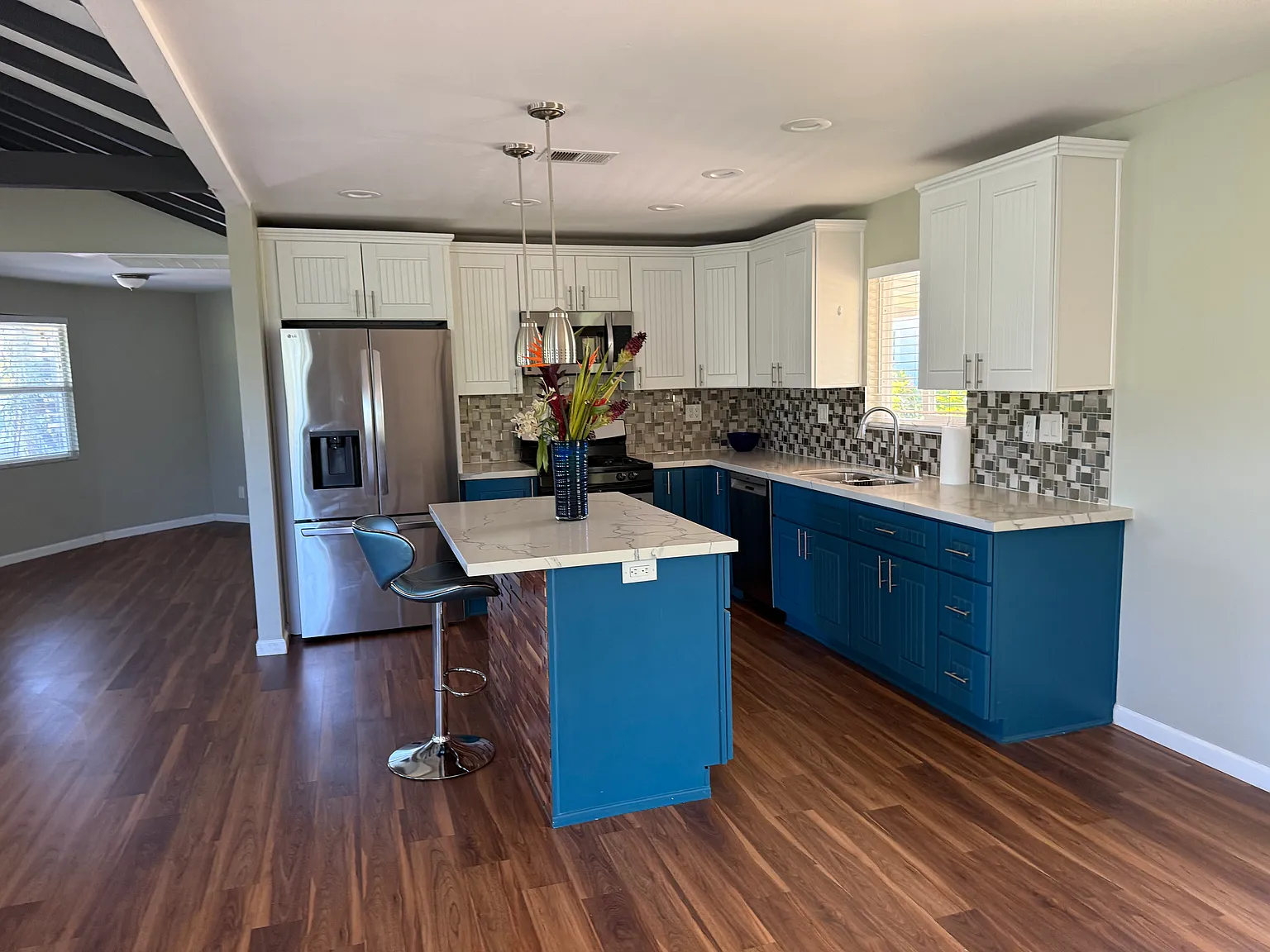 1221 Phillips St — Photo 4