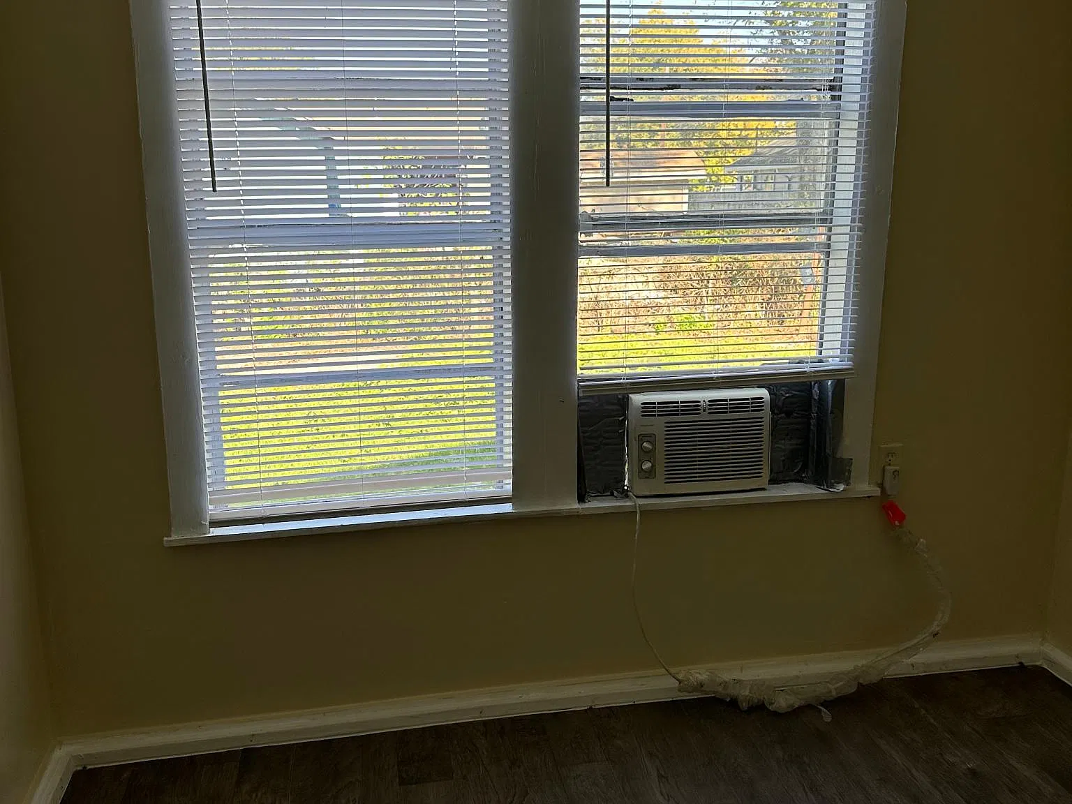 4 bed, 1032 sqft, $1,550 — Photo 3