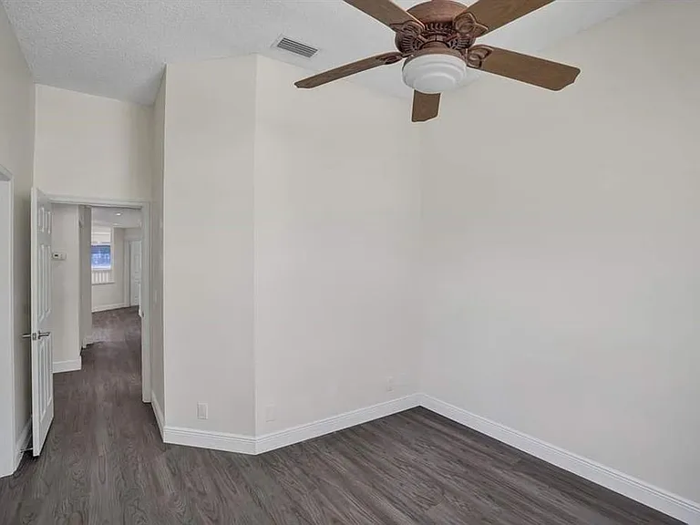11032 Boston Dr — Photo 9