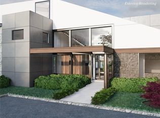 13 Saddle Ridge Rd, Old Westbury, NY 11568