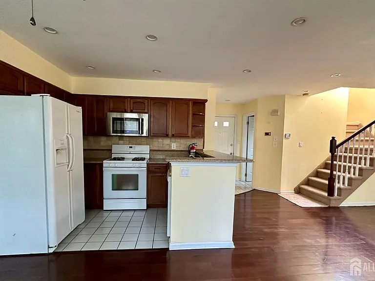 435 Meade Ct — Photo 7