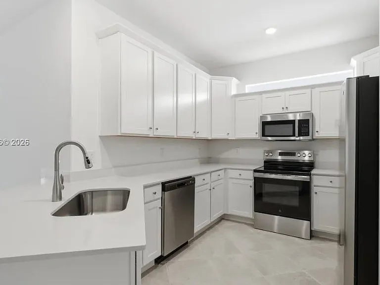 20511 Hazelnut Ct S #20511 — Photo 13