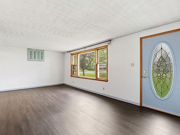 5th image of 7204 Linda Dr