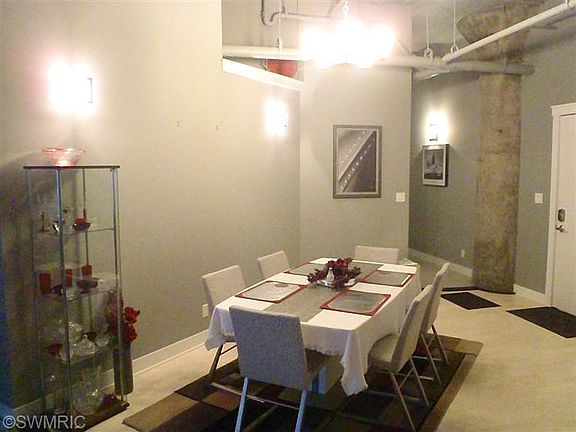 5th image of 105 W Danaher St #20
