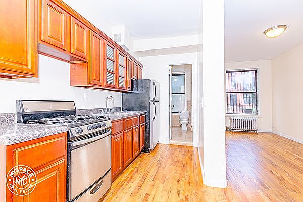 1st image of 170 New York Ave APT 6A