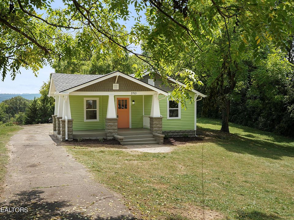 1st image of 2712 Belcourt Dr