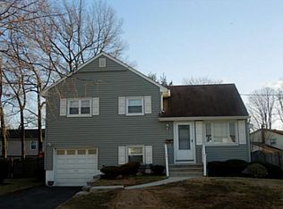 3 Terrill Rd, Edison, NJ 08817