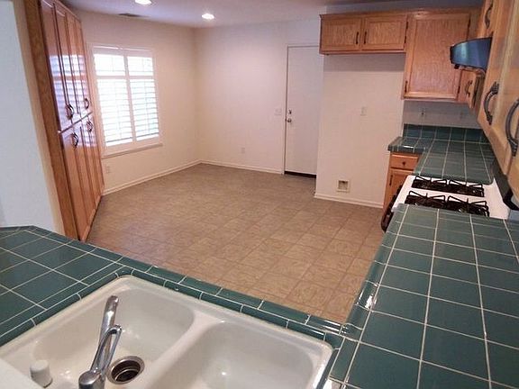 3rd image of 5025 Gavilan Way Unit 53