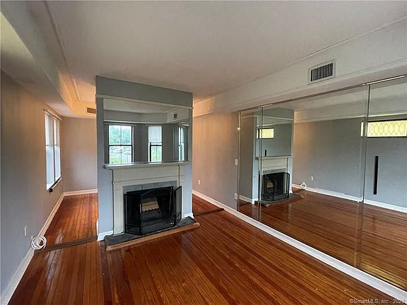 4th image of 34 Essex St #2F