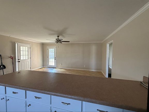 3rd image of 509 Winona St