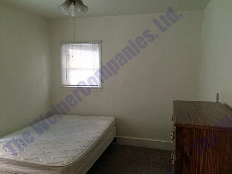403 W Illinois St — Photo 11