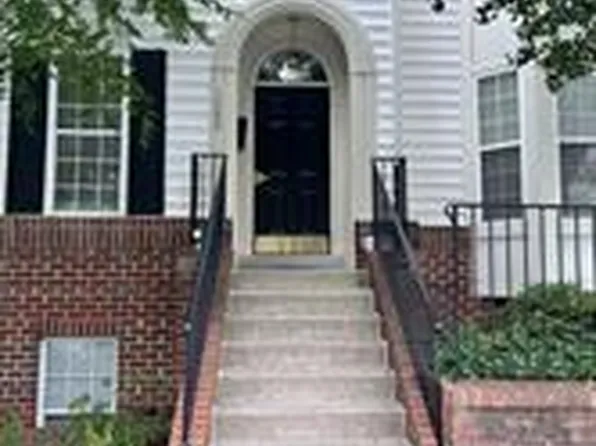 1588 Leeds Castle Dr APT 101, Vienna, VA 22182