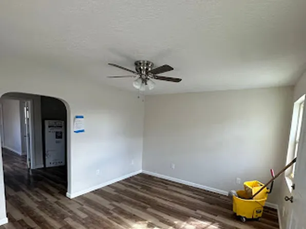 423 Fitzgerald Rd NW, Albuquerque, NM 87107