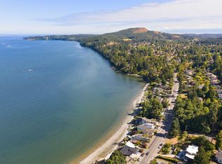5015 Cordova Bay Rd, Saanich, BC