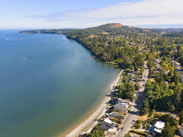 5015 Cordova Bay Rd, Saanich, BC V8Y 2K1