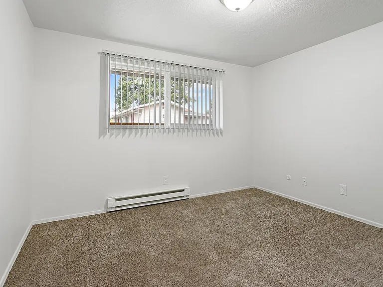 Fairway Apartments — Photo 6