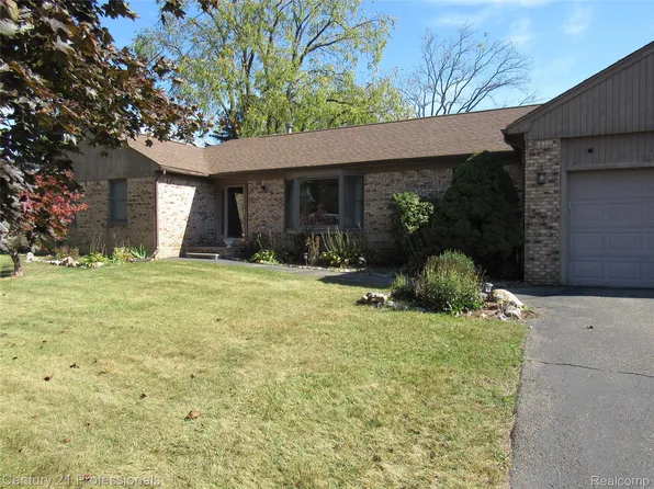 2871 Walbridge Rd, Rochester Hills, MI 48307