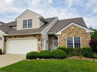 103 Stonecreek Dr, Mayfield, OH 44143