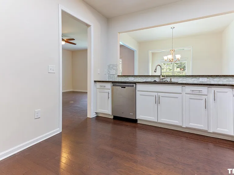 224 Lynchwick Ln — Photo 6