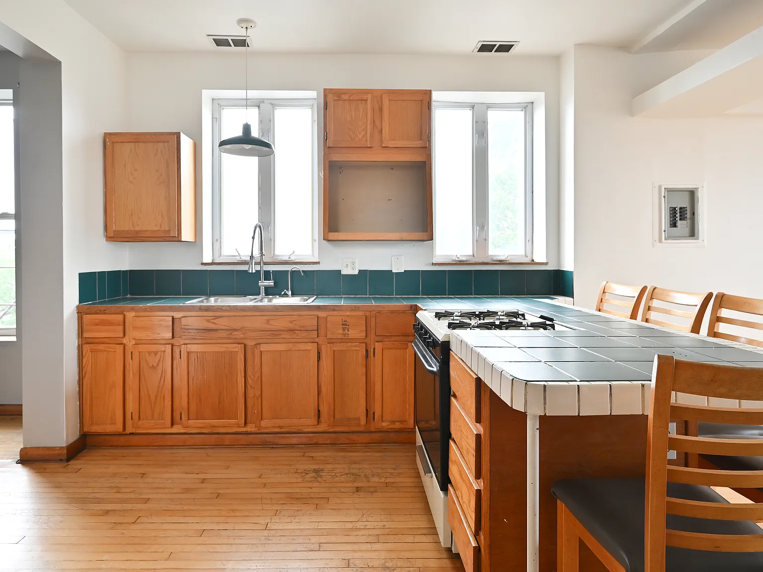 2 bed, 1.5 bath, $1,850 — Photo 4