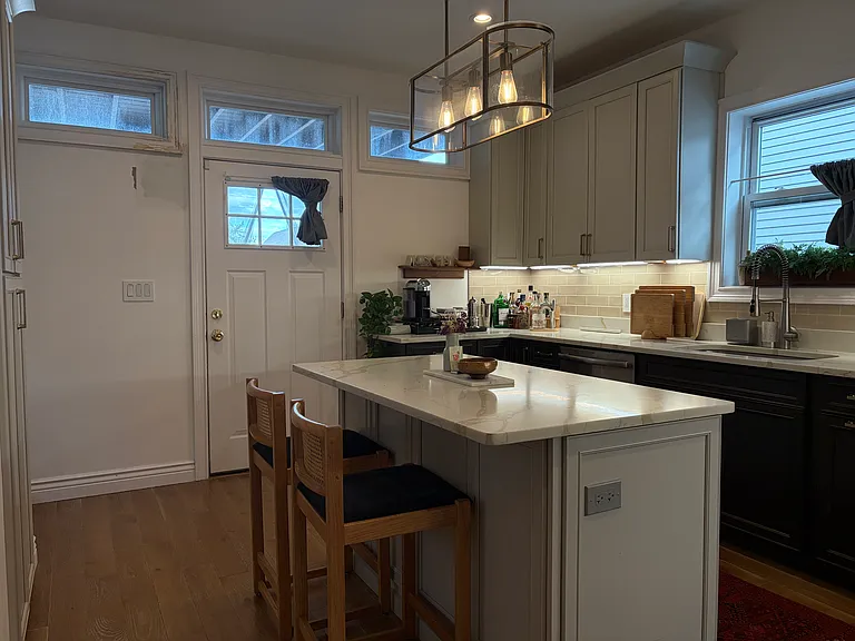 2821 N Springfield Ave #2 — Photo 8