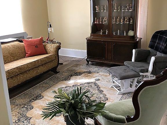 2nd image of 409 Nash St