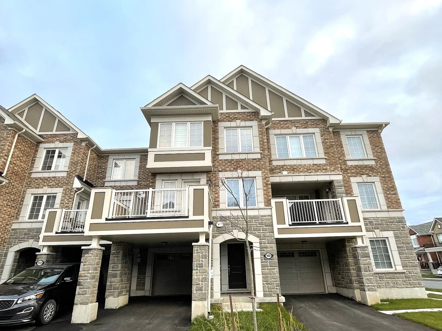 3 bed, $2,950 — Photo 1