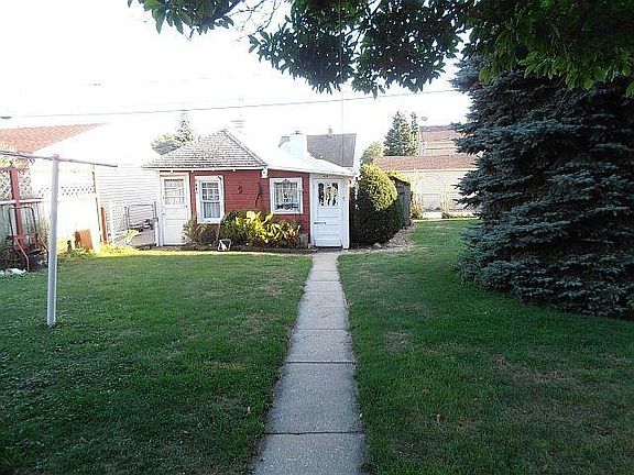 4th image of 715 Menomonee Ave