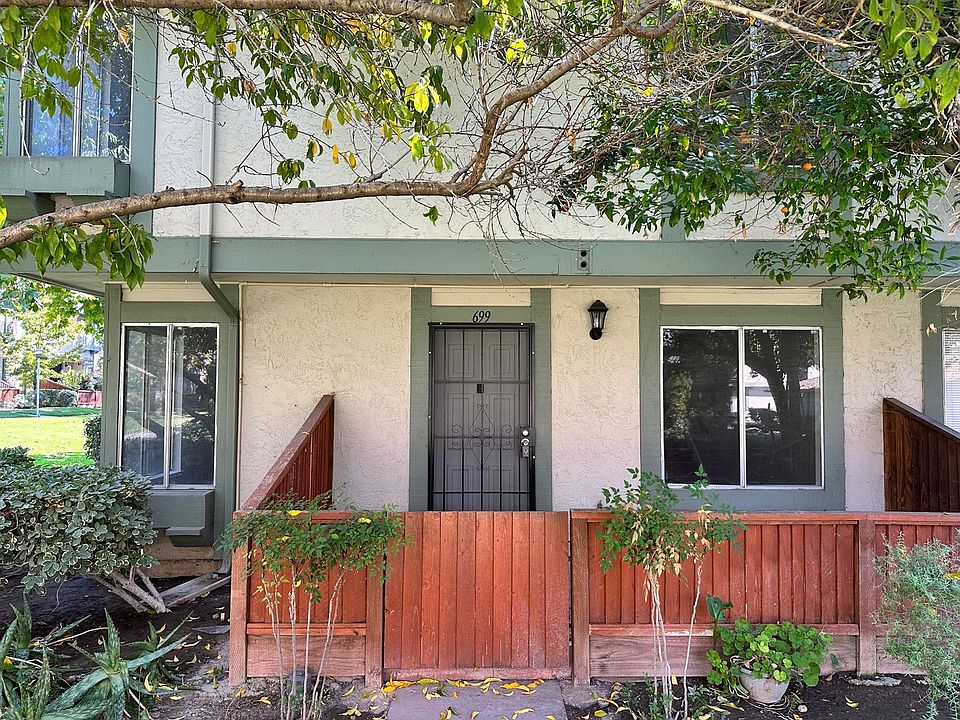 1st image of 699 Balfour Dr