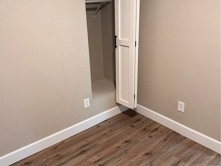 17451 Bromley Ave — Photo 9