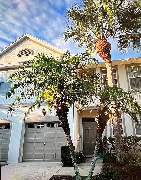 652 Vallance Way NE — Photo 7