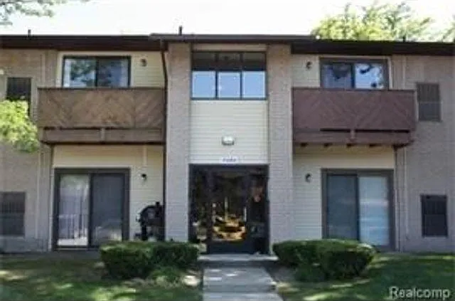 7599 Manor Cir #202