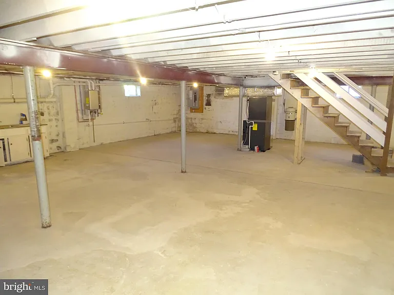 449 E Street Rd — Photo 29