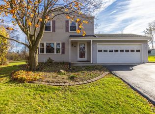 46 Hillary Dr, Rochester, NY 14624