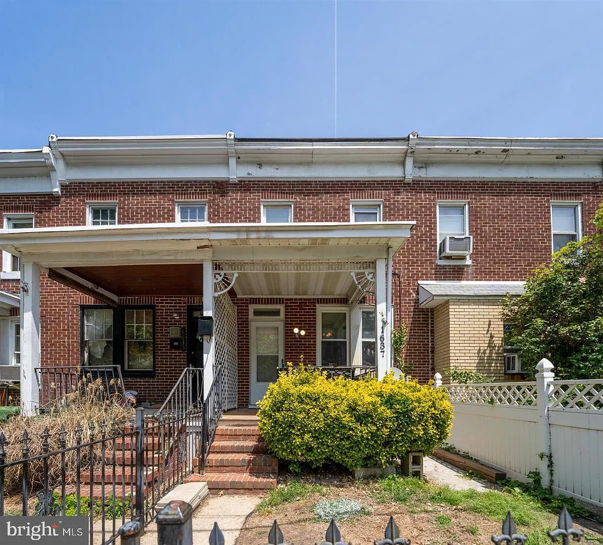 1637 Spence St photo 1