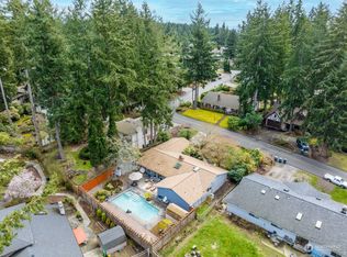 8805 Park Ridge Dr W, University Place, WA 98467