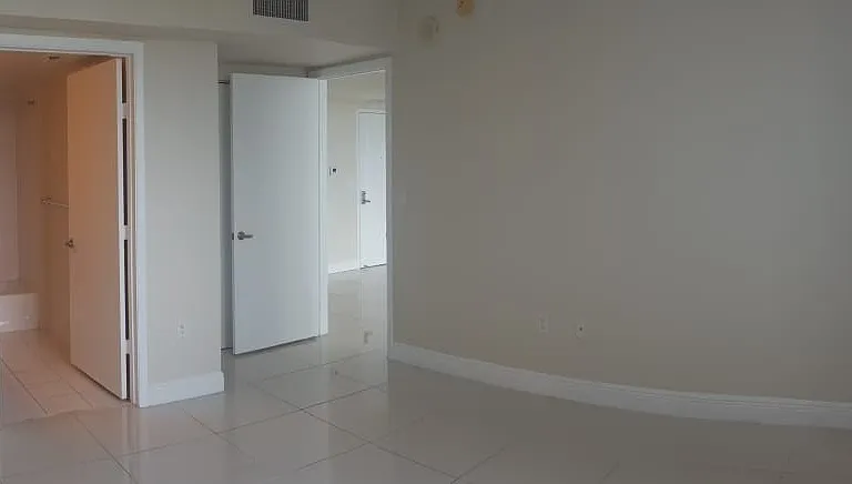 1861 NW South River Dr — Photo 3