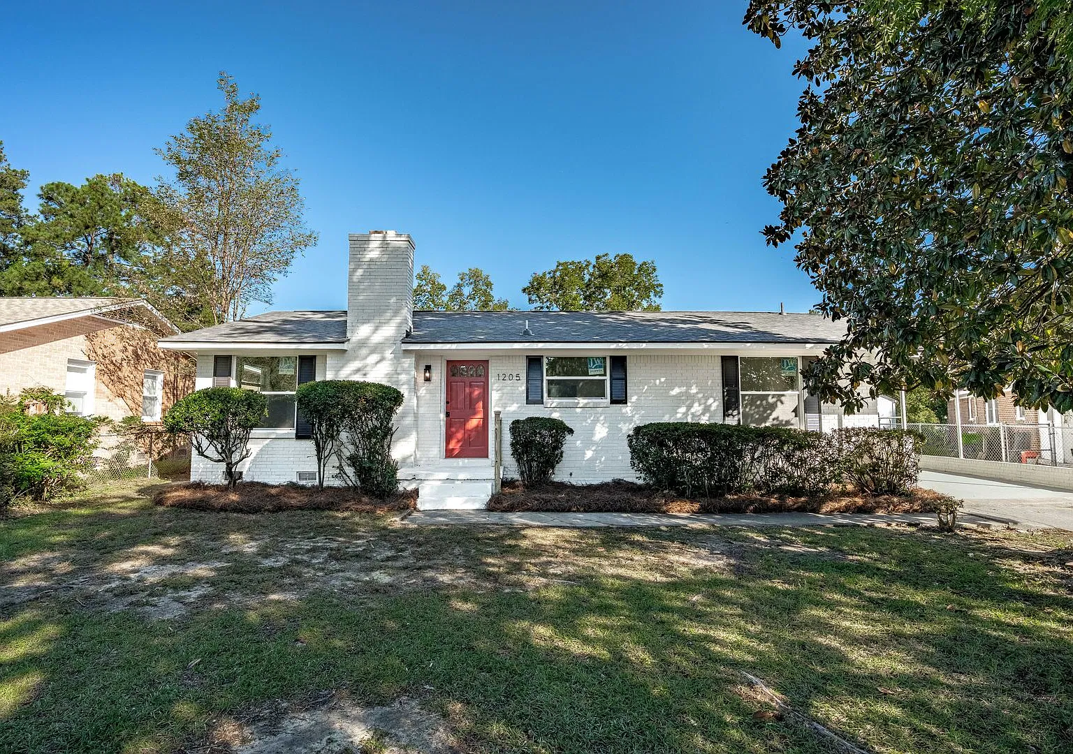 Beautifully Updated 3-Bedroom Home with Fenced Backyard Northeast Columbia! — Photo 4