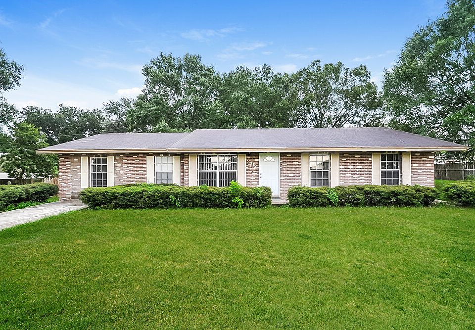1st image of 3412 Groveview Dr