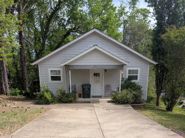 211 Central High St, Dickson, TN 37055