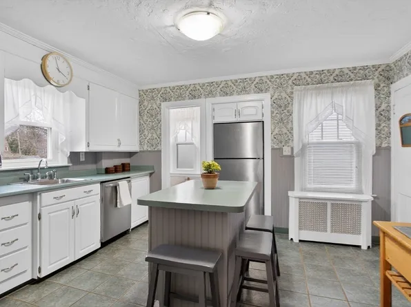 51 Brantwood Rd, Worcester, MA 01602
