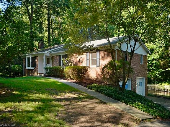2nd image of 203 Park Ln
