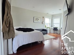 2048 W Touhy Ave APT 3, Chicago, IL 60645