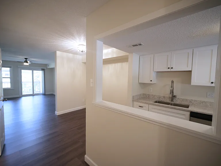 3114 E Covenanter Dr — Photo 6