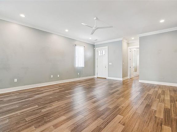 4th image of 3411 Milan St