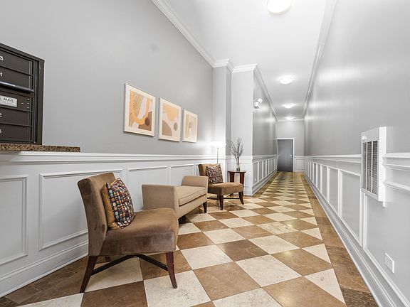 2nd image of 4815 N Damen Ave #302